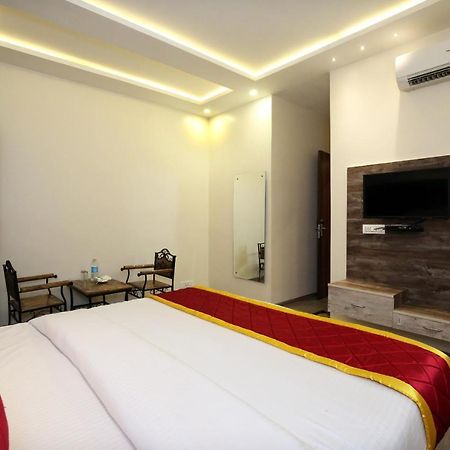 Oyo 9159 Hotel Royal Woodslark Zirakpur Exteriör bild