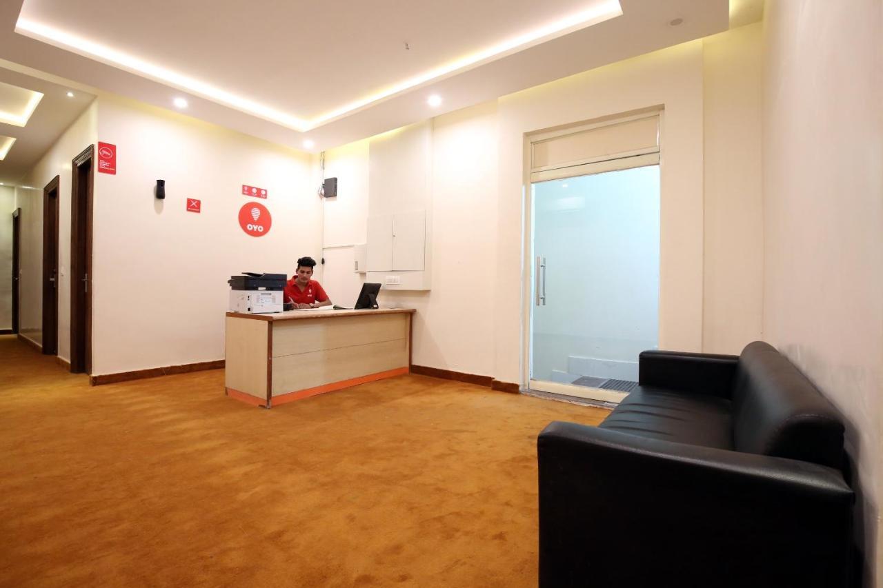 Oyo 9159 Hotel Royal Woodslark Zirakpur Exteriör bild