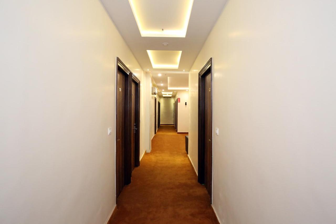 Oyo 9159 Hotel Royal Woodslark Zirakpur Exteriör bild