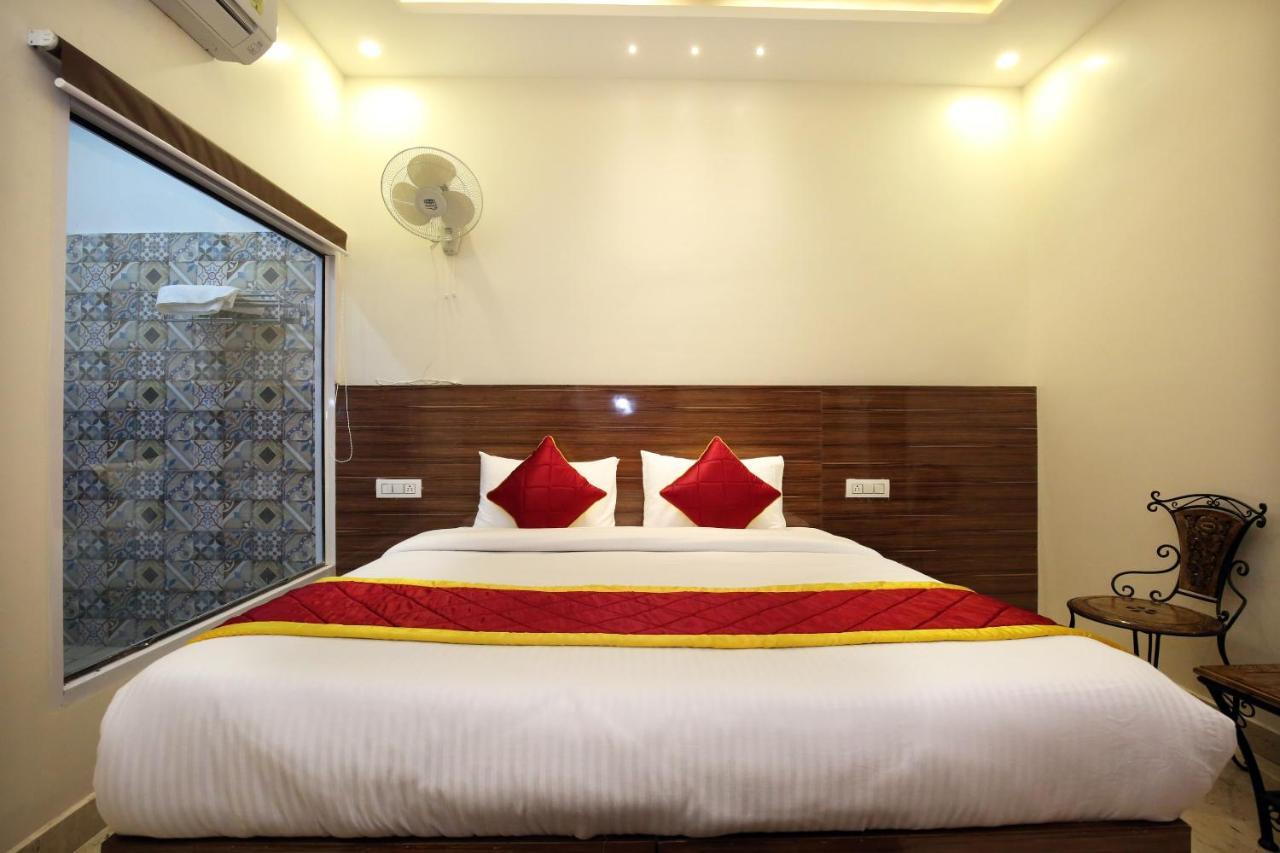 Oyo 9159 Hotel Royal Woodslark Zirakpur Exteriör bild