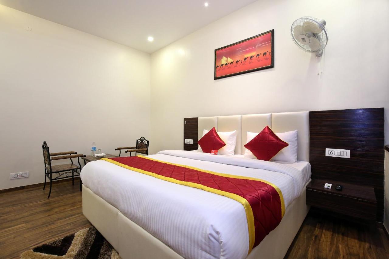 Oyo 9159 Hotel Royal Woodslark Zirakpur Exteriör bild